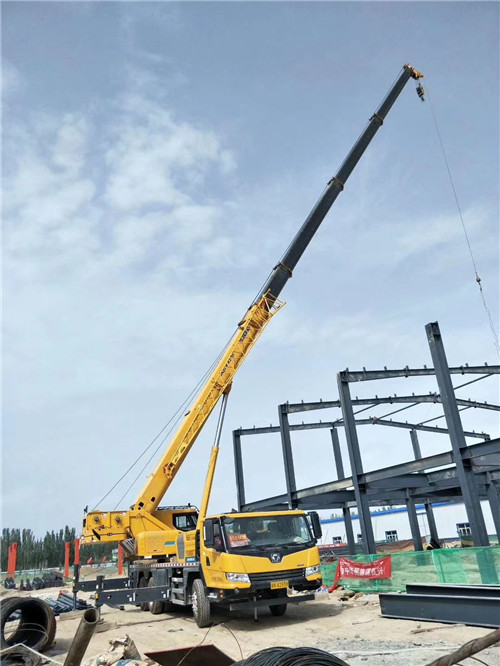 渠县超高层建筑钢结构吊装案例